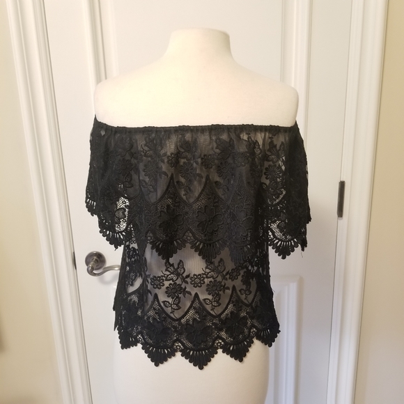 Off The Shoulder Lace Top - Picture 2 of 4